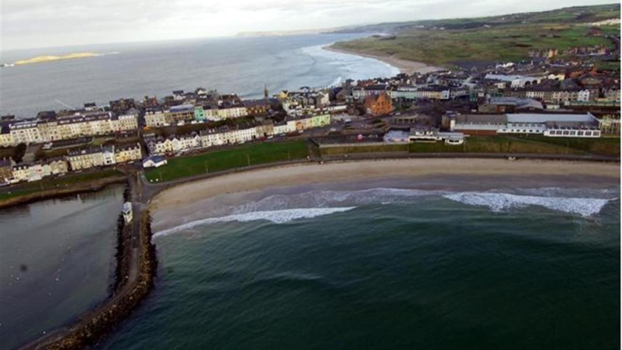 Apartment 5 Dunluce Park - By The Sea *