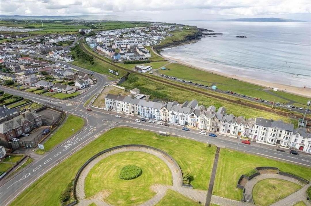Apartment 5 Dunluce Park - By The Sea *
