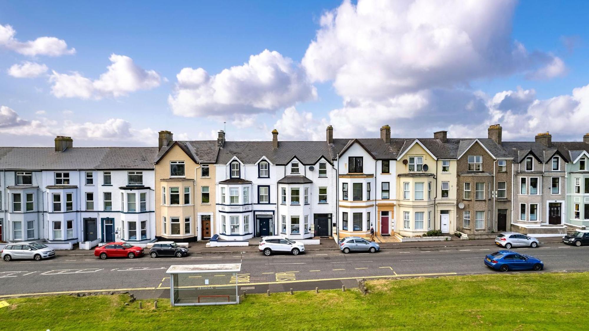 5 Dunluce Park - By The Sea * Portrush