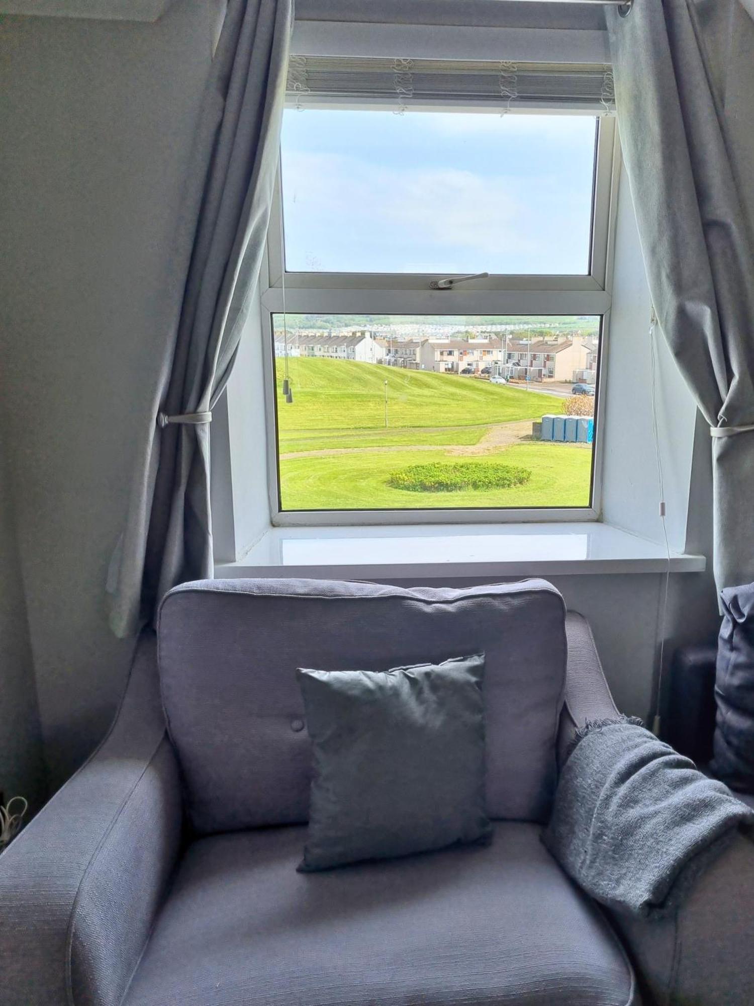 Apartment 5 Dunluce Park - By The Sea *