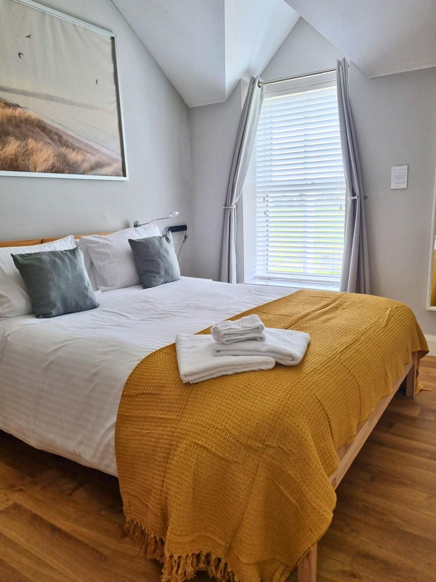5 Dunluce Park - By The Sea Apartment *