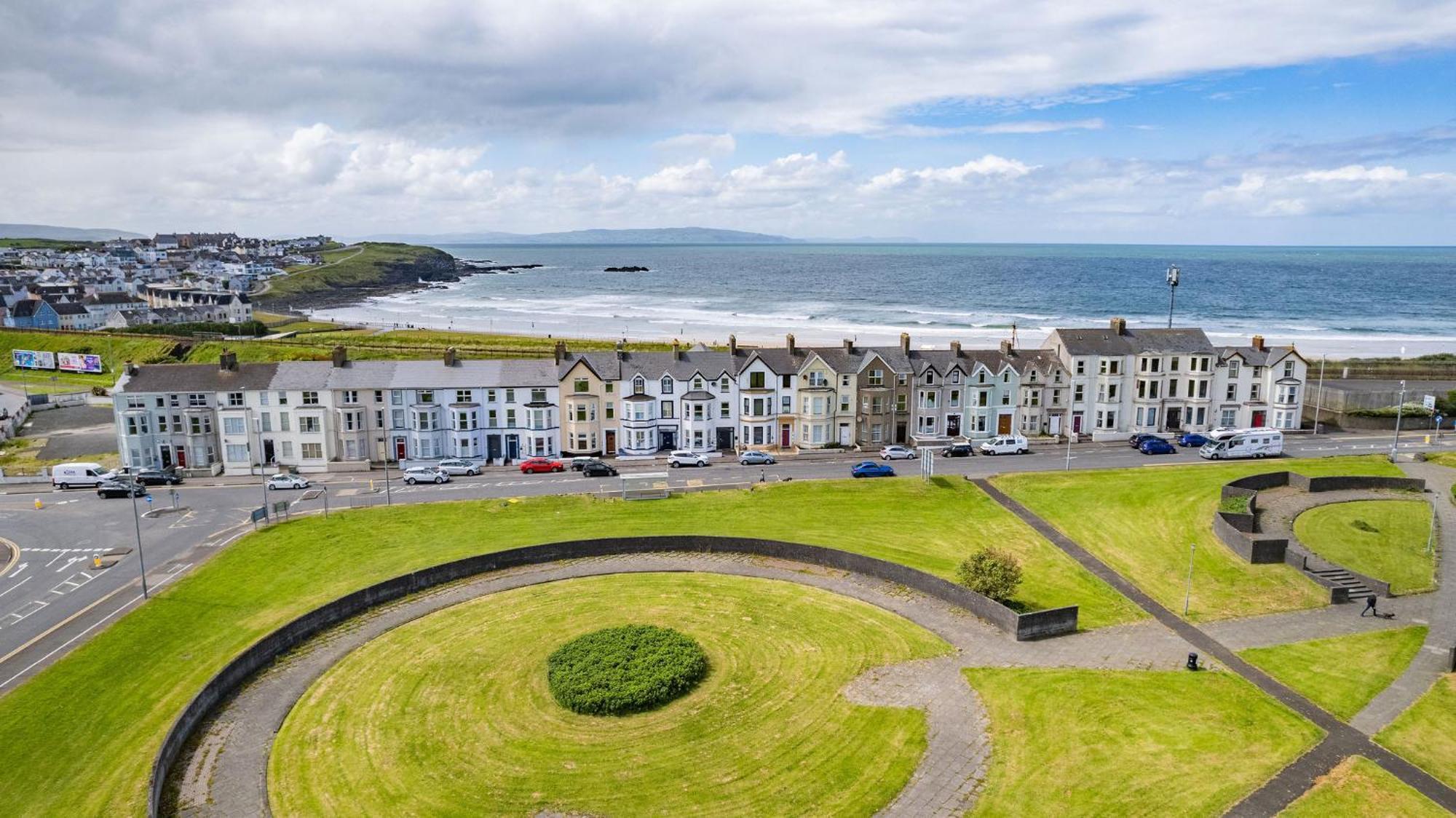 Apartment 5 Dunluce Park - By The Sea