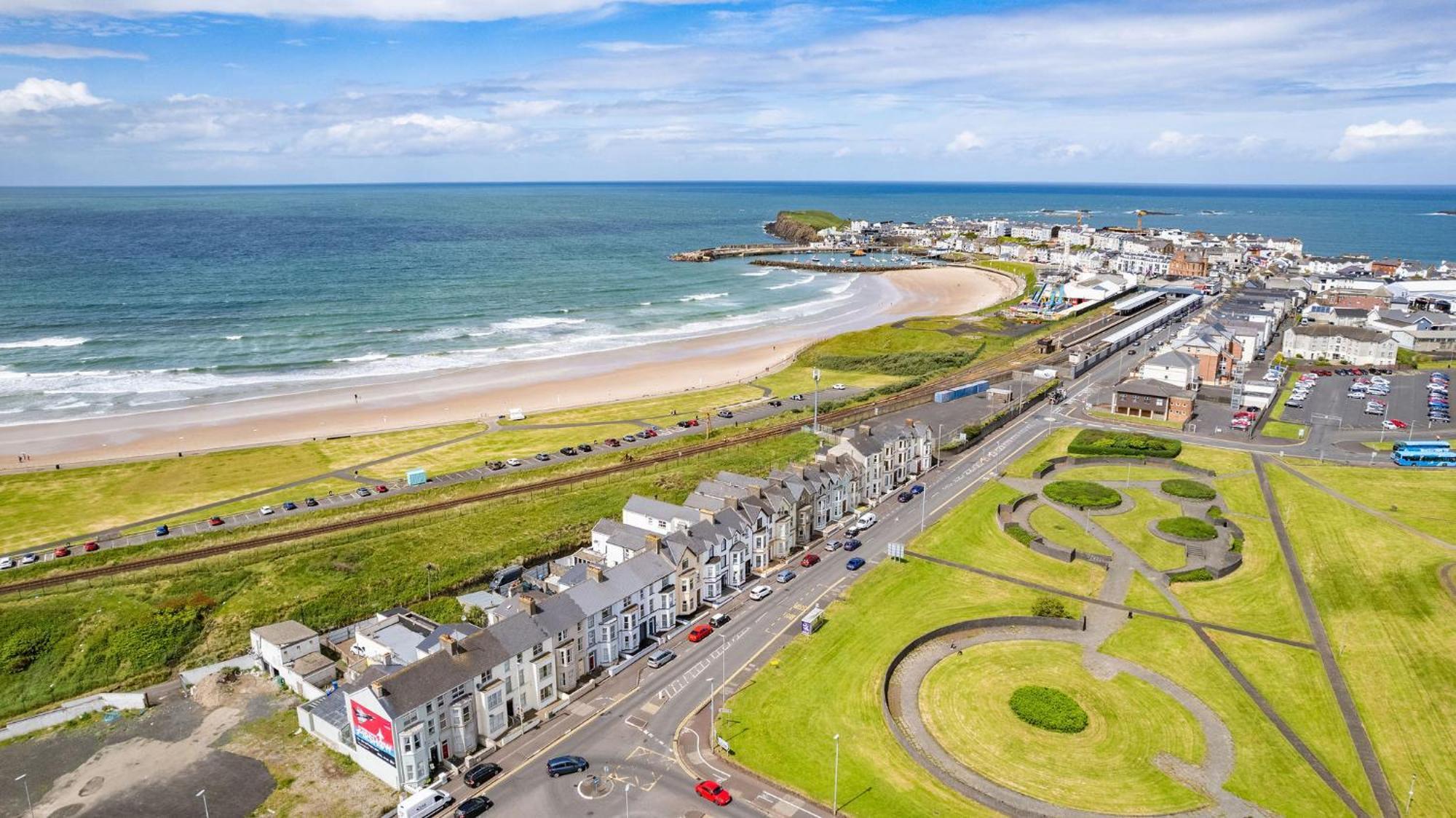 Apartment 5 Dunluce Park - By The Sea *