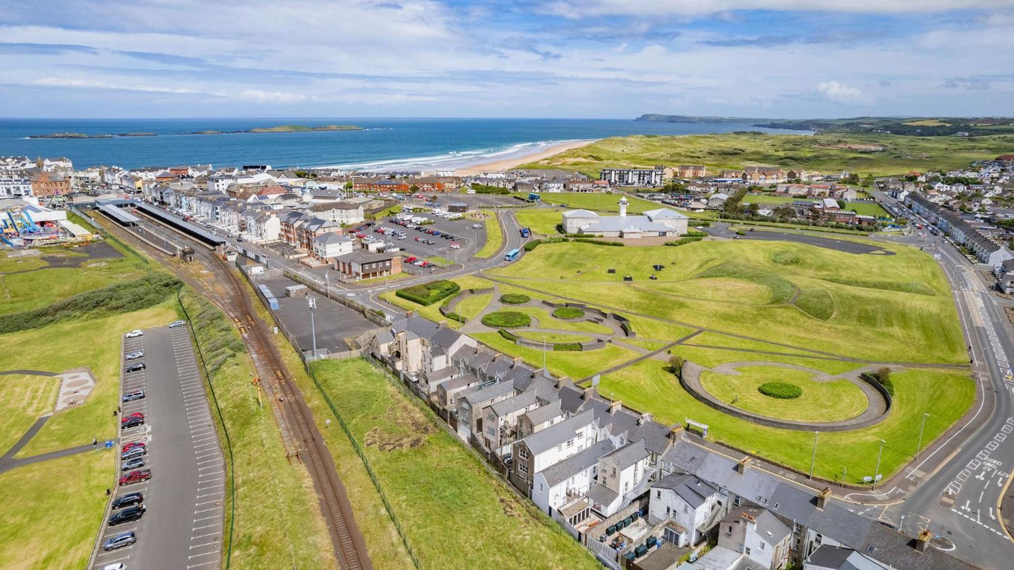 Apartment 5 Dunluce Park - By The Sea Portrush